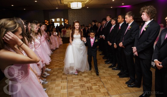 IMAGE: http://www.gillphotos.com/wp-content/uploads/2013/05/the_best_photographer_3-550x321.jpg