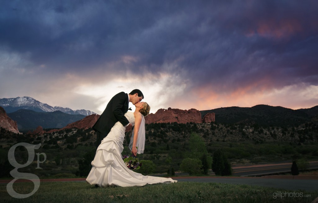 IMAGE: http://www.gillphotos.com/wp-content/uploads/2013/06/Craftwood_Inn_Wedding_33-1024x654.jpg