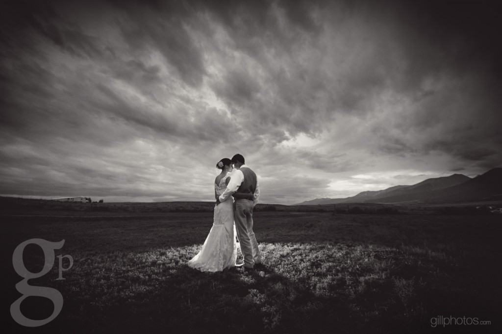 IMAGE: http://www.gillphotos.com/wp-content/uploads/2013/09/rustic_mountain_westcliffe-co_wedding_47-1024x682.jpg