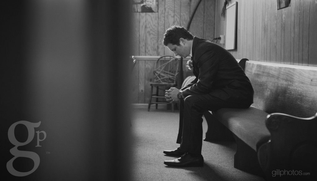 IMAGE: http://www.gillphotos.com/wp-content/uploads/2013/11/South_Dakota_Wedding-25-1024x585.jpg