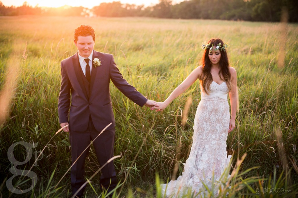 IMAGE: http://www.gillphotos.com/wp-content/uploads/2013/11/South_Dakota_Wedding-48-1024x682.jpg