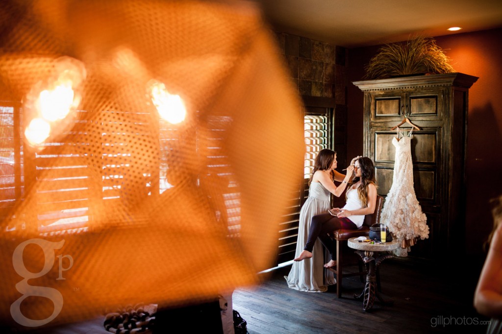 IMAGE: http://www.gillphotos.com/wp-content/uploads/2013/11/South_Dakota_Wedding-6-1024x682.jpg