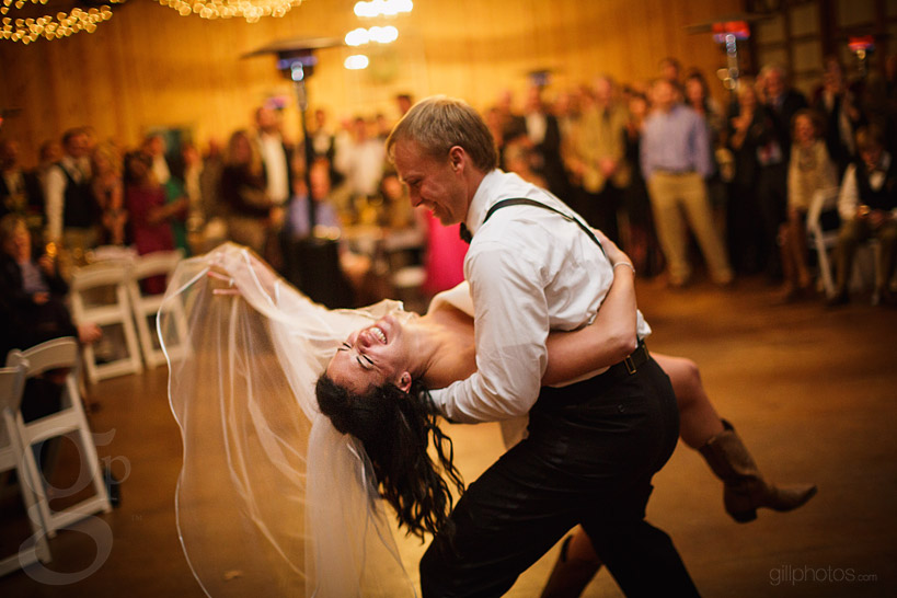 IMAGE: http://www.gillphotos.com/wp-content/uploads/2014/01/Farm-at-Brusharbor-Wedding-North-Carolina-65.jpg