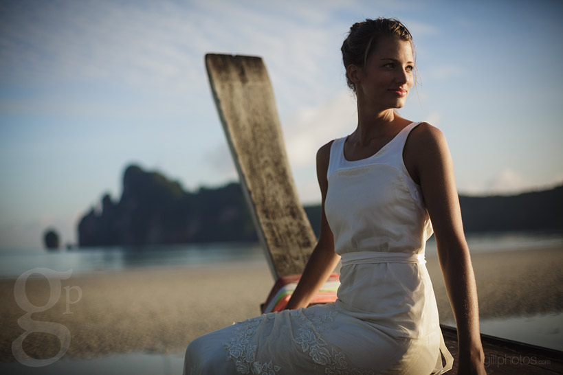 IMAGE: http://www.gillphotos.com/wp-content/uploads/2014/04/Thailand-Bridal-Shoot-6.jpg