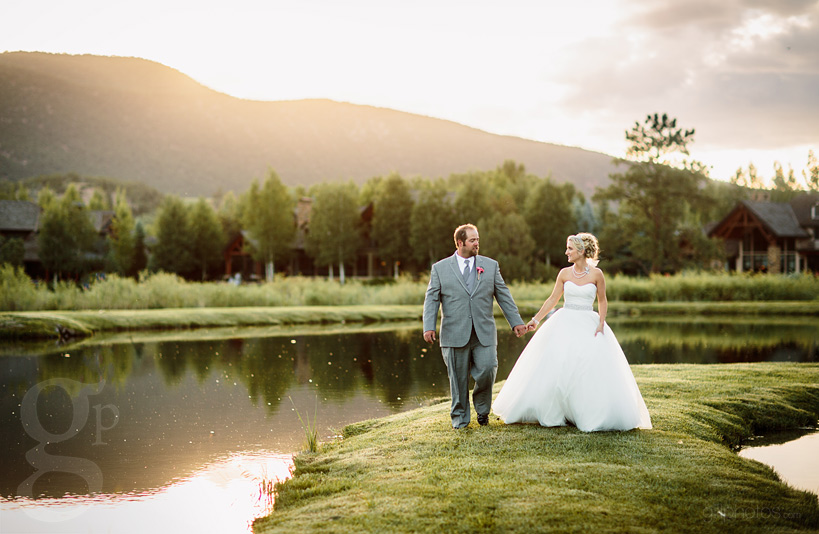 IMAGE: http://www.gillphotos.com/wp-content/uploads/2014/08/Coryell-Ranch-Carbondale-Wedding-32.jpg