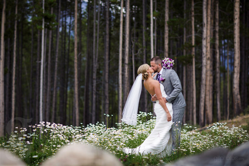 IMAGE: http://www.gillphotos.com/wp-content/uploads/2014/10/Breckenridge_Blue_Sky_Lodge_Wedding-28.jpg